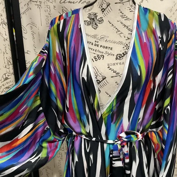 Natori Multicolor Abstract kimono - Picture 9 of 9